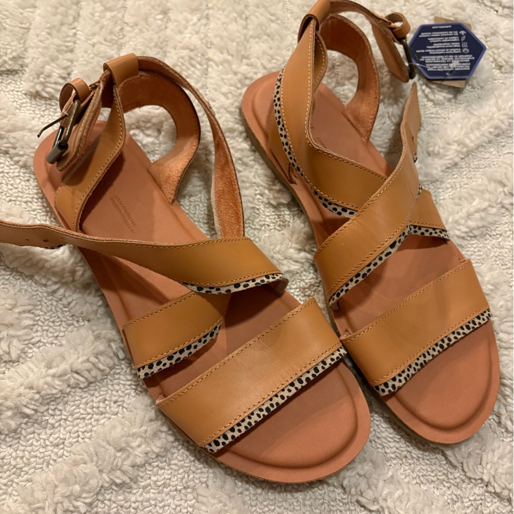 Toms Tan Leather Women's Sandals with Patterned Straps